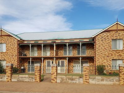 8 / 77 Bultje Street, Dubbo