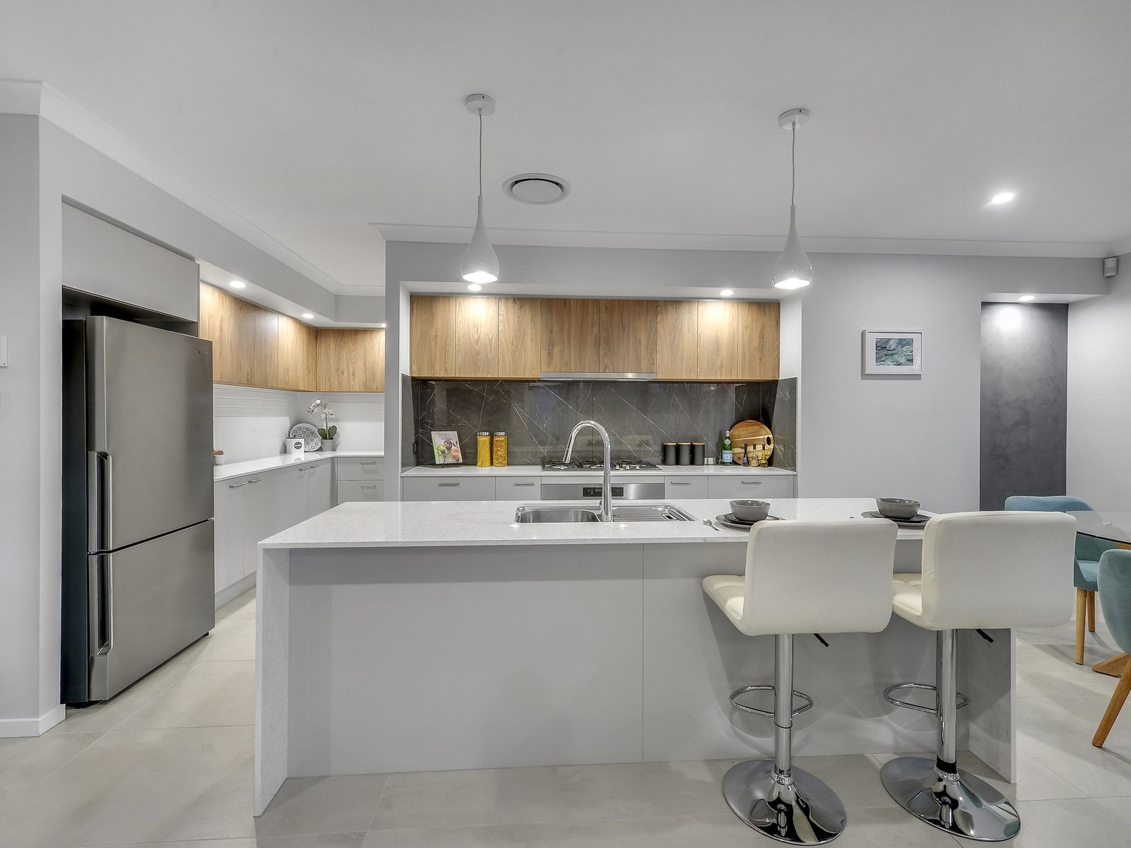 LIVE IN OR INVESTOR! $989K LUX PKG 