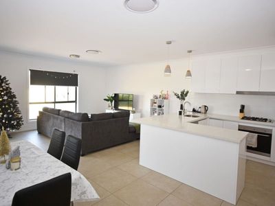 42B Keswick Parkway, Dubbo