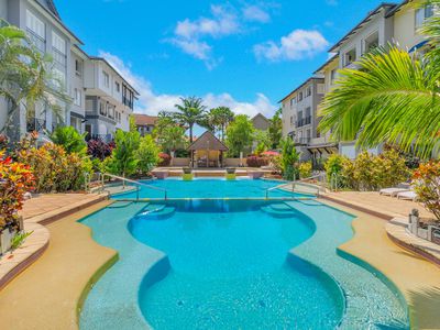 1127 / 2-10 Greenslopes Street, Cairns North
