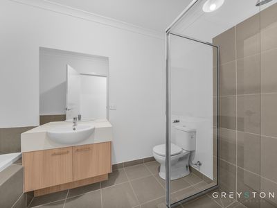 6 Distaff Way, Rockbank