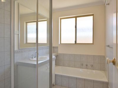 4 Heston Court, Somerville