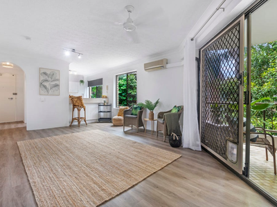 2 / 7 Lather Street, Southport