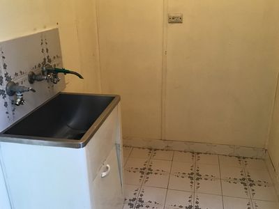 2 / 9 Barbara Avenue, Warrawong