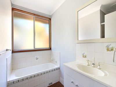 7 Moras Place, Lake Illawarra