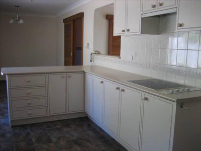 2 Gellatly Ave, Figtree