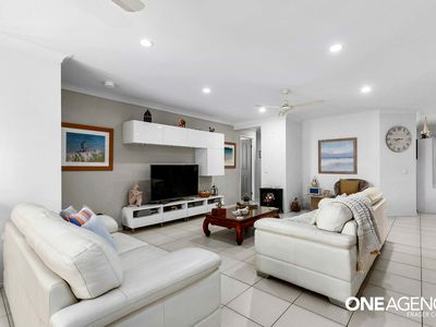 126 / 230 Pulgul Street, Urangan