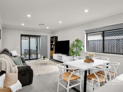 102 Bloomfield Esplanade, South Maclean