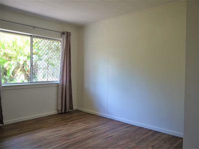 6 Second Avenue , Atherton