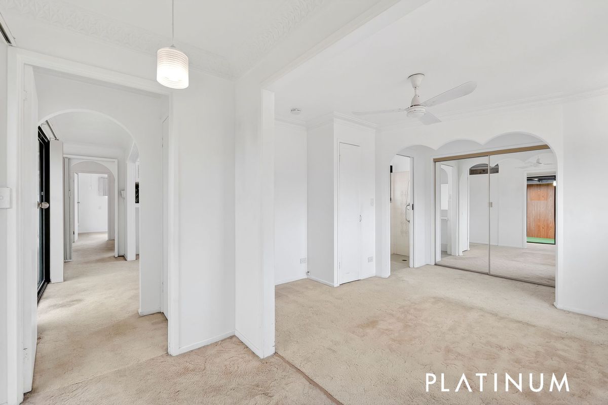 10 Barklya Place, Palm Beach