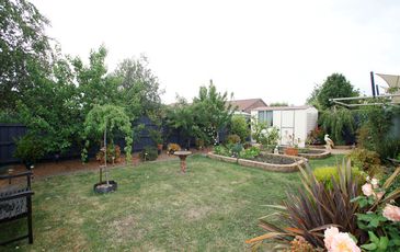 6 Sunhill Court, Beaconsfield