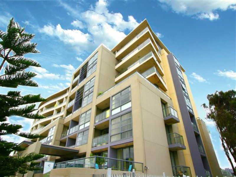 53 / 12 Bank Street, Wollongong