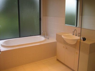 17 Dampier Crescent, Shell Cove