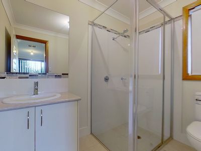 60 Dunheved Circle, Dubbo