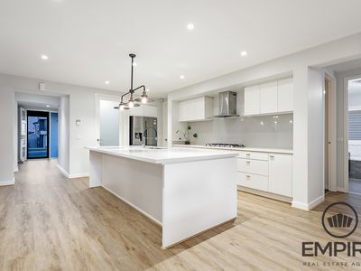 37 Casa Cct, Clyde North