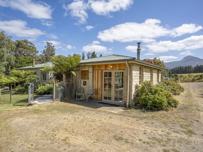 114 Gums Road, Mountain River