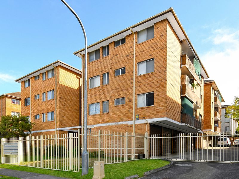 1 / 11 Forbes Street, Warwick Farm