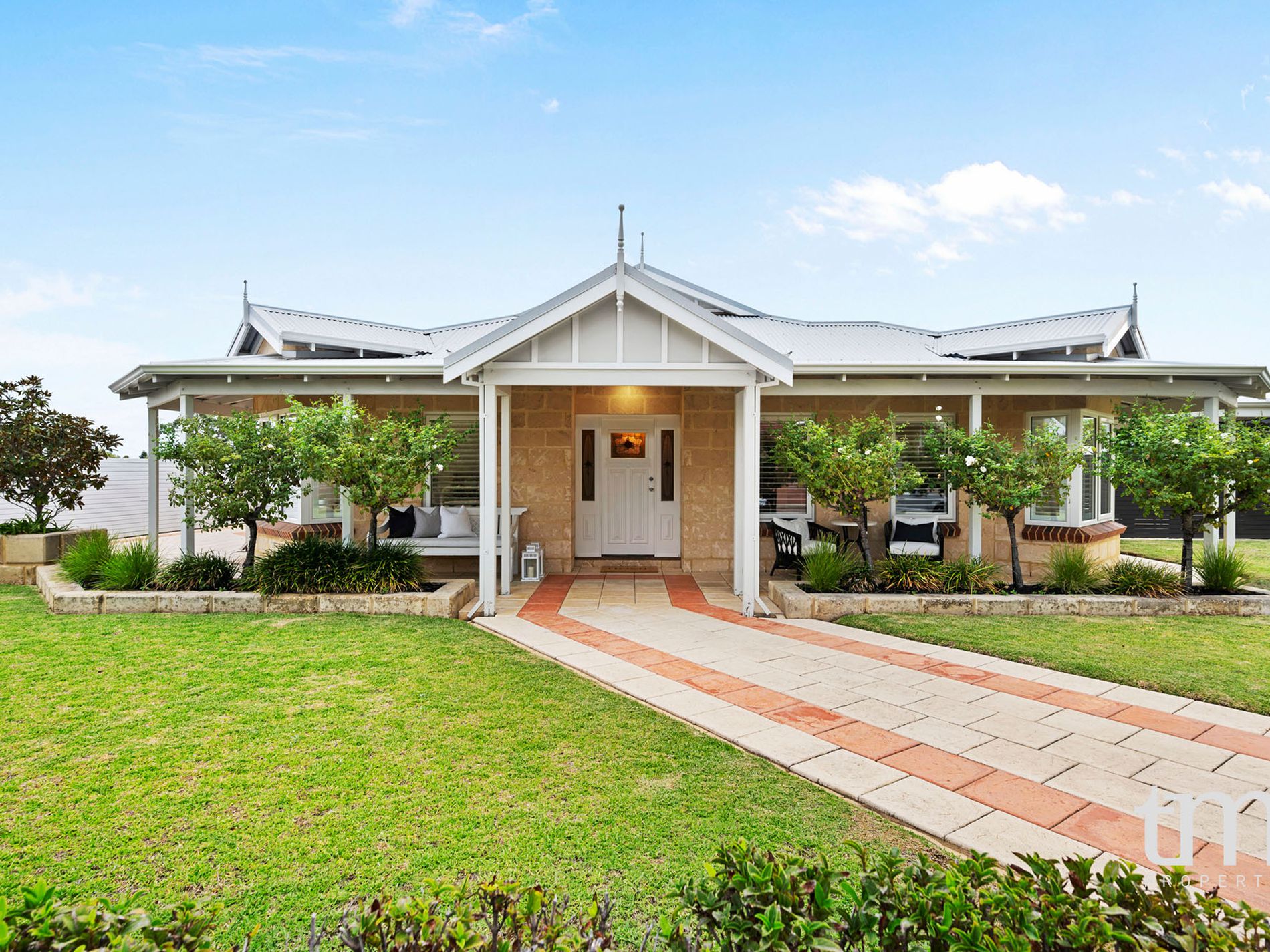 1 Grove End Ridge, Mount Claremont