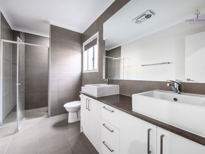 152 Saltwater Promenade, Point Cook