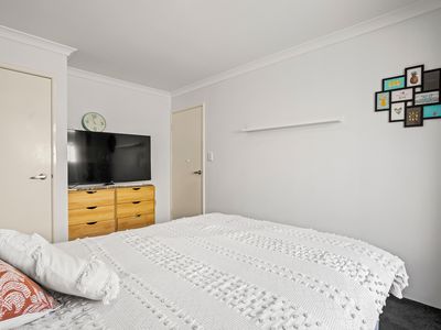 19 Calamocha Way, Piara Waters