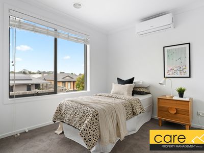 25 O'Meara Cres, Cranbourne East