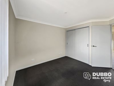 22A Hindmarsh Esplanade, Dubbo