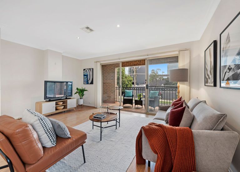 10 / 19 Cambridge Street, Box Hill