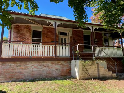 5 Hyman Street , Tamworth