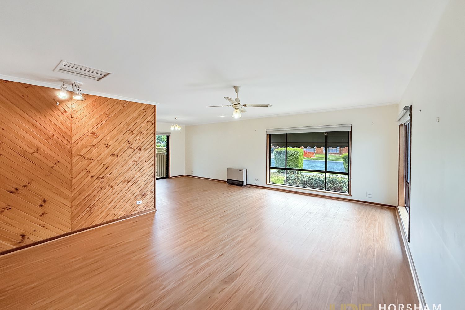 2 Mintern Crescent, Horsham