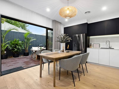 76 Pentland Parade, Yarraville