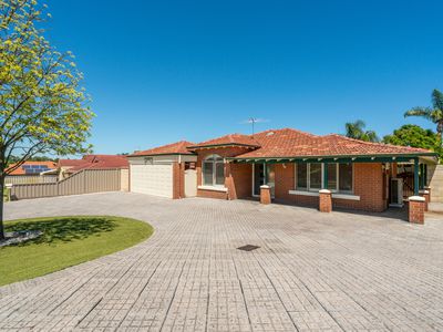 21 Burdett Retreat, Murdoch