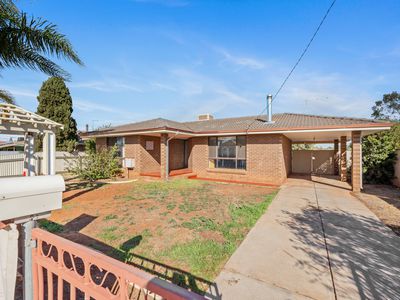 30 Phoenix Place, South Kalgoorlie