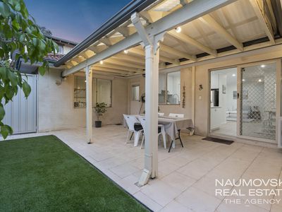 2 / 4 Townshend Avenue, Balcatta