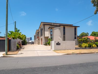 4 / 52 Shell Street, Urangan