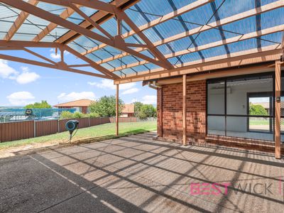 12 Bean Place, Llanarth