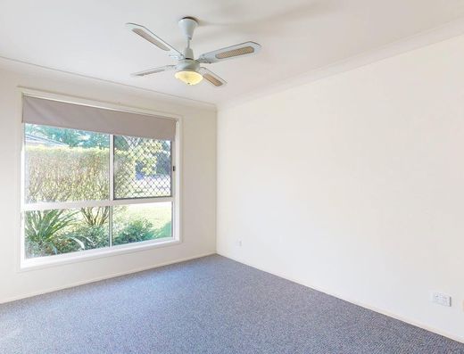 Centrally Located in The Bushlands Estates image 6