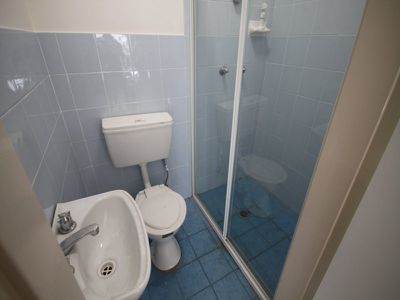 5 / 12 The Boulevarde, Lakemba