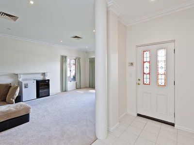 42 St Johns Wood Boulevard, Mount Claremont