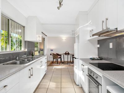 8 / 347 Lake Street, Cairns North