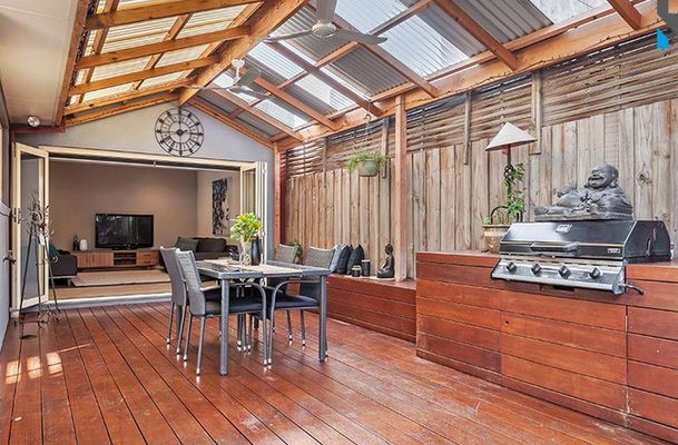 10A Coniston Avenue, Airport West