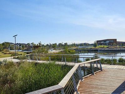 25 Peroomba Drive, Point Cook