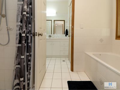 5 Eucalyptus Place, Walloon