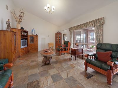 12 Willow Way, Table Top