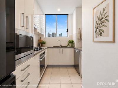 1102 / 4 COMO CRESCENT, Southport