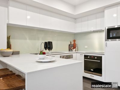 42 / 172 Railway Parade, West Leederville