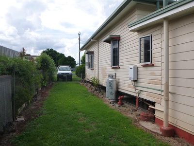 8 Holm Street, Atherton