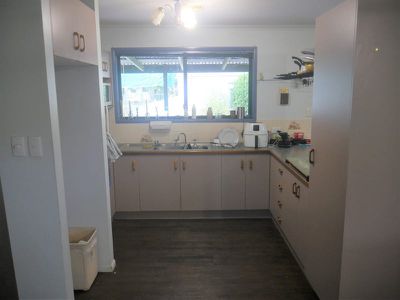32 /  34,36 Bell Street, Kumbia