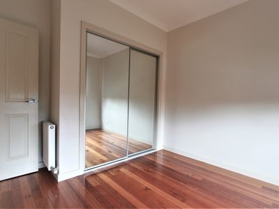 1 / 52 Mount Street, Glen Waverley