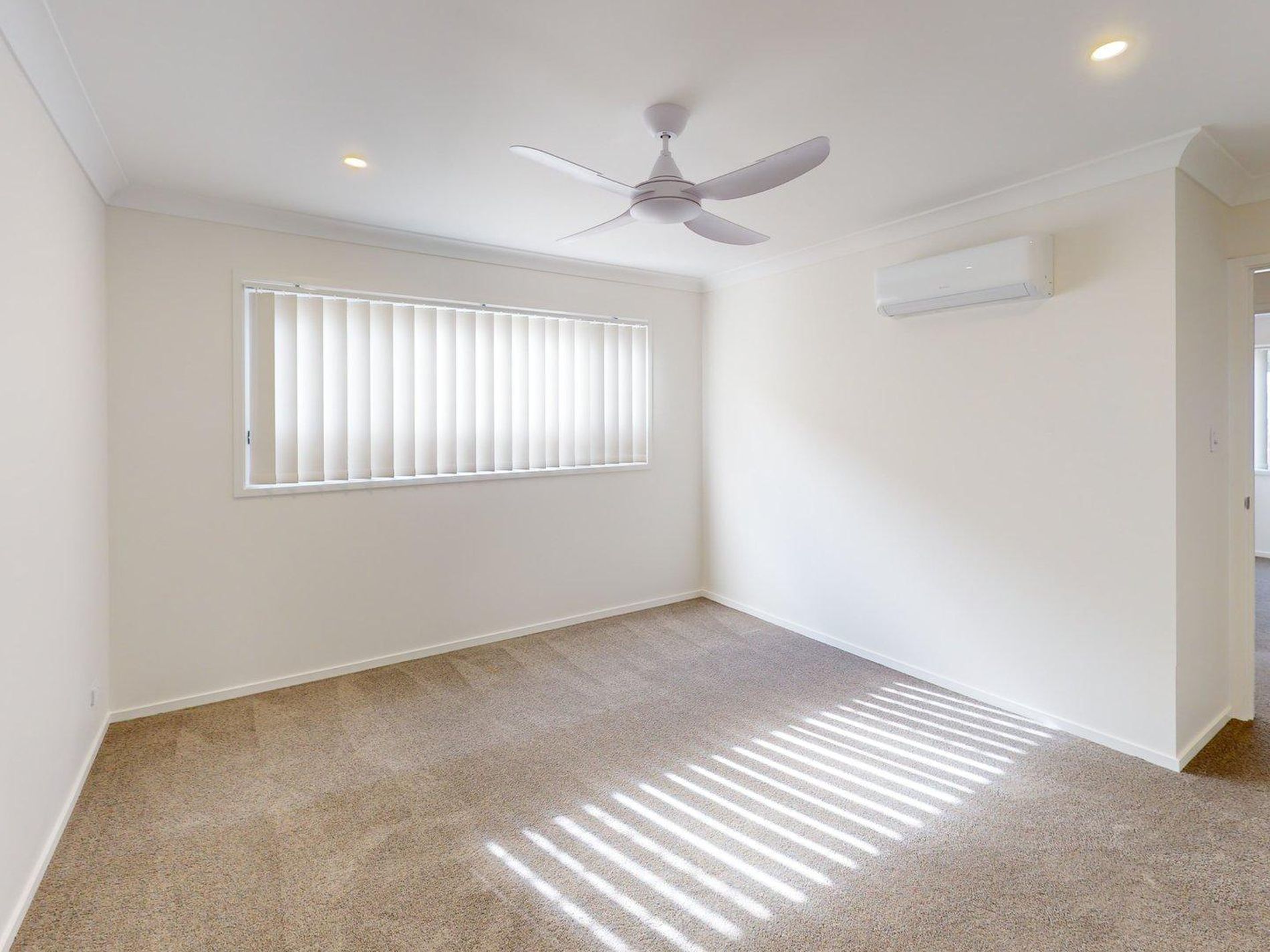 16 Jimna Circuit, White Rock