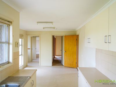 8 Shirley Street, Horsham